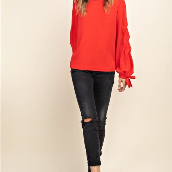 Bubble Crepe Blouse - Picture 5 of 5